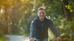 Hombre de 54 años practicando deporte al aire libre — TDAH en primera persona